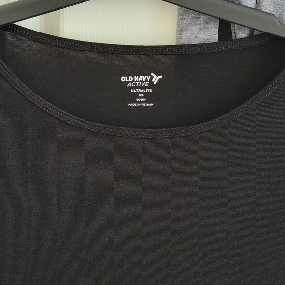 2 Active Long Sleeve Tops - Black and Gray, Size XS - Picture 6 of 7